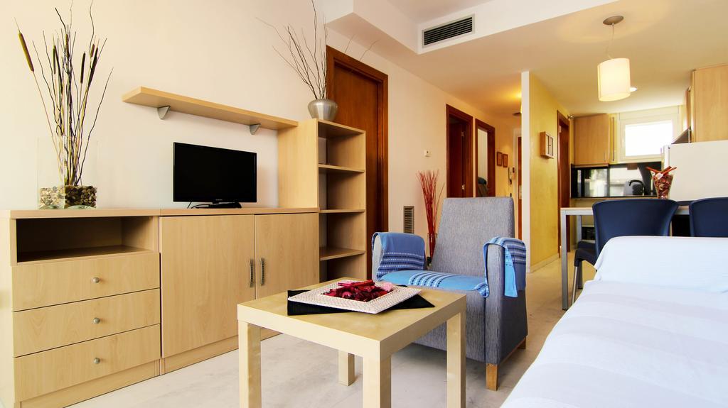 Apartamentos S'Abanell Central Park Blanes Oda fotoğraf