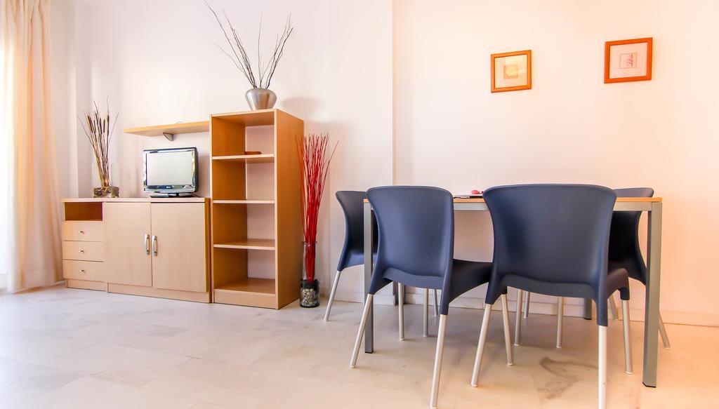 Apartamentos S'Abanell Central Park Blanes Oda fotoğraf