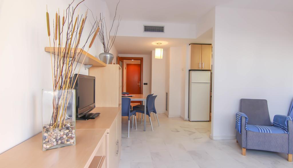 Apartamentos S'Abanell Central Park Blanes Oda fotoğraf