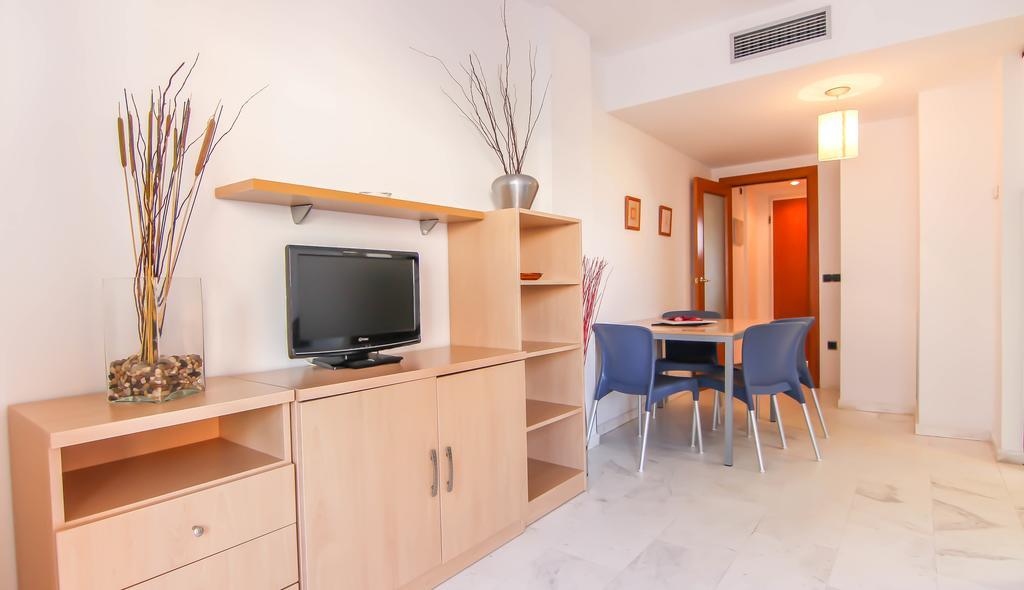 Apartamentos S'Abanell Central Park Blanes Oda fotoğraf