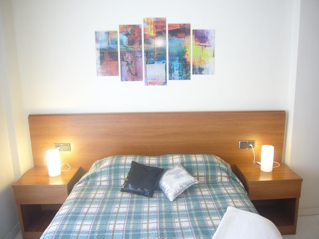 Apartamentos S'Abanell Central Park Blanes Oda fotoğraf